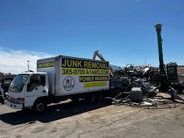 Best Attic Cleanout  in Hutchinson, MN